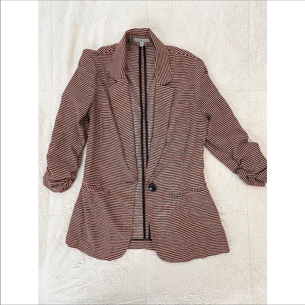Pink & black striped blazer 💖🖤